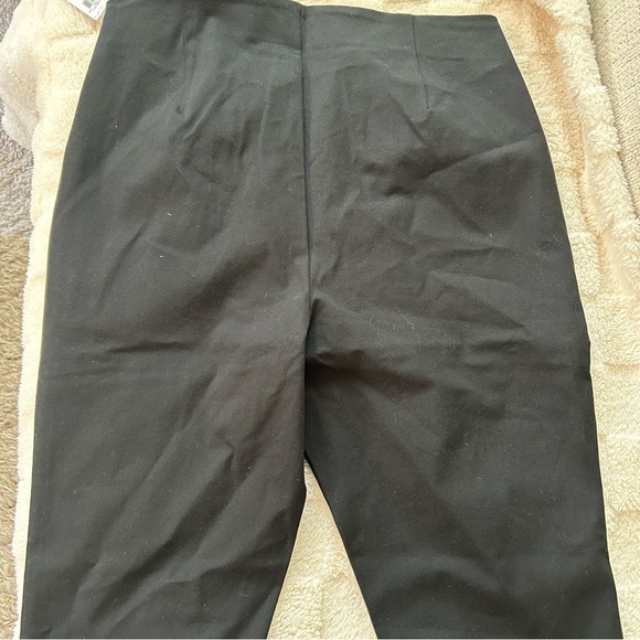 Old Navy • Pixie Capri Pants - Picture 9 of 10